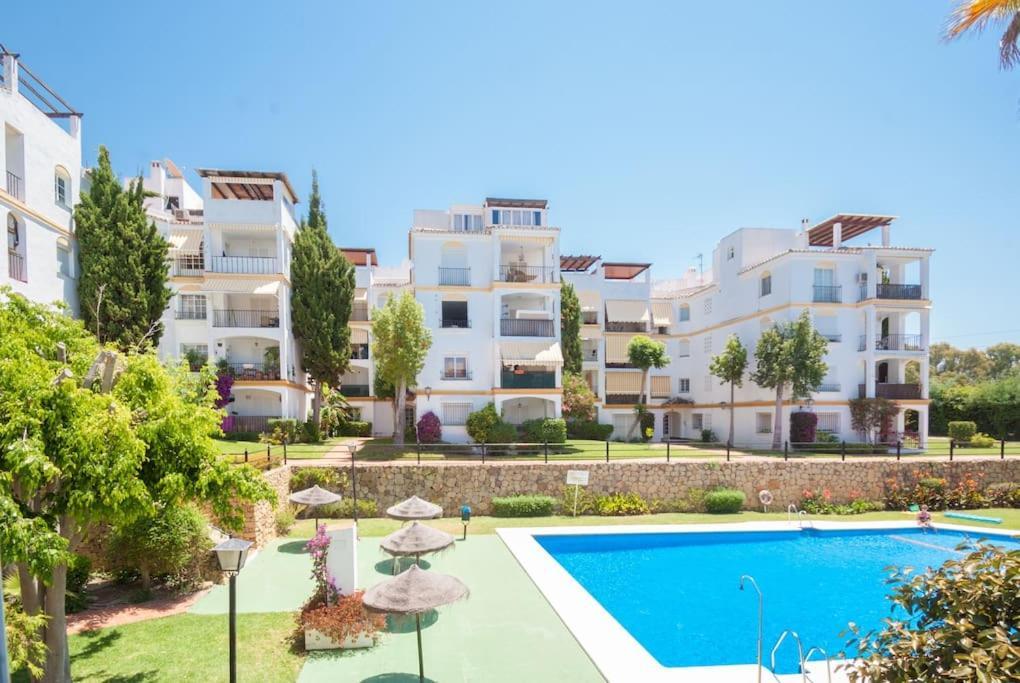 Apartamento Con Piscina Cerca Del Golf En Atalaya - Atalaya Del Golf 31 Estepona Dış mekan fotoğraf